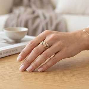Bague de luxe en or massif 14 carats avec diamants de laboratoire taille ronde multi-rangs, idéale pour mariage, fête, ou comme cadeau pour elle - Product Image 3