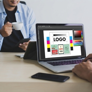UNIVENTURE Elite : Conception de logos, systèmes d'architecture de marque et cadres d'identité visuelle stratégiques pour un impact maximal - Product Image 3