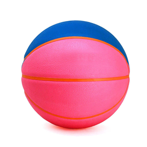 Ballon de basket officiel en caoutchouc durable, conçu pour les matchs de basket en intérieur/extérieur, en vente. - Product Image 2