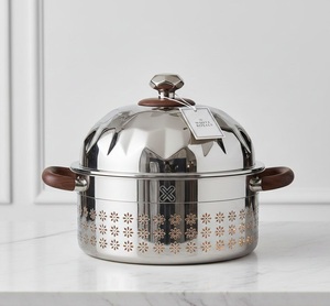 Casserole en acier inoxydable haut de gamme avec couvercle en forme de dôme et poignée en bois, plat de service élégant pour buffet, matériel de service pour l'hôtellerie et la restauration - Product Image 1