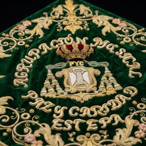 Écharpe carrée en soie verte de qualité supérieure, broderie 3D à la main, motif floral, franges, bandana, logo personnalisé, accessoire de mode - Product Image 4