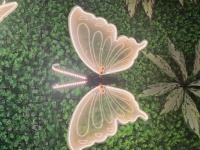 Grandes lumières décoratives papillon LED, adaptées à une utilisation dans les sentiers, les lieux d'événements, les mariages, les fêtes et autres occasions.