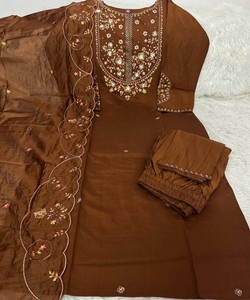 Salwar Kameez Tradicional Marrón para Mujer, Ropa Étnica Informal para Todas las Temporadas, Estilo India Pakistán, Seda Marina, Largo hasta la Rodilla, Corte Regular - Product Image 3