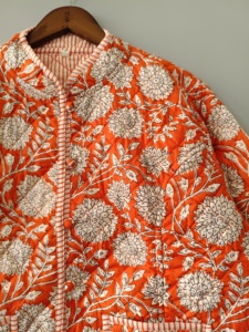 Veste en coton matelassée à fleurs confortable : Manteau indien réversible en coton - Product Image 4