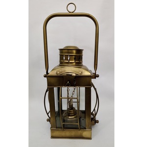Lámpara de aceite metálica de diseño único, portavelas tradicional de latón para oración, decoración del hogar y celebraciones, disponible para la venta. - Product Image 1