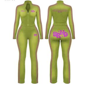 Conjunto Deportivo de 2 Piezas para Mujer, Color Verde Lima, Top Corto de Manga Larga con Rayas Laterales, Ropa Deportiva Informal para Primavera/Verano - Product Image 1