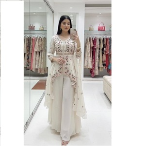 Ensemble palazzo et dupatta exclusif et tendance avec broderies et sequins lourds pour mariages et saisons festives, export en gros - Product Image 1