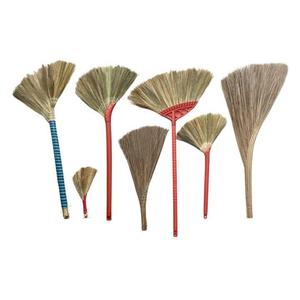Balai en paille asiatique, balai en herbe vietnamien, petites tailles pour le nettoyage domestique, prix abordable, export en gros de balais du Vietnam - Product Image 2