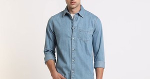 Chemise en jean slim fit pour homme, manches longues, en coton, boutonnée, délavage foncé, style décontracté, poche poitrine, moderne, vente en gros - Product Image 3