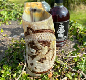 แก้วน้ำเขาสัตว์แบบออร์แกนิกสไตล์ไวกิ้ง งานฝีมือขัดเงา ลายสัตว์ แนวทะเล ของที่ระลึกจากยุโรป ทำจากวัสดุธรรมชาติ - Product Image 6