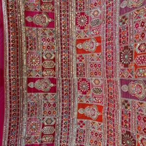 Tissu de haute qualité à motifs codés pour la mode féminine, les tenues de soirée et la collection textile de boutique - Product Image 3