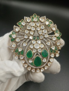 Conjunto de Joyería Amaira Jewels SM-30 Chapado en Oro con Flores, Cristales Verdes en Forma de Pera y Pedrería, Estilo Clásico para Bodas, Color Blanco Polki - Product Image 6