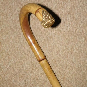 Bastón de Madera Pulida Hecho a Mano, Ecológico y Moderno, con Mango de Caña, Duradero y Elegante, Marca MN EXPORTS, Artículo Coleccionable - Product Image 3