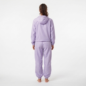 Survêtement coupe-vent léger et éco-responsable pour femmes, idéal pour l'hiver - Product Image 3