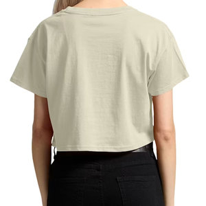 เสื้อครอปท็อปสีขาวสำหรับผู้หญิง สไตล์สตรีทแวร์ เรียบง่าย คอกลม แขนสั้น เนื้อผ้านุ่ม สวมใส่สบายในฤดูร้อน - Product Image 3