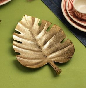 Ensemble de 3 assiettes en laiton de qualité supérieure en forme de feuille pour la cuisine, l'organisation et la décoration de la maison, vente en gros - Product Image 6