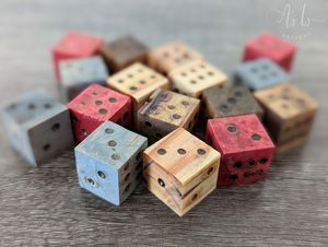 ลูกเต๋าไม้ทำมือคุณภาพสูง เป็นมิตรกับสิ่งแวดล้อม เรียบเนียน สำหรับความสนุกสนานในครอบครัว เกมปาร์ตี้-เกมกระดานลูโด - Product Image 3