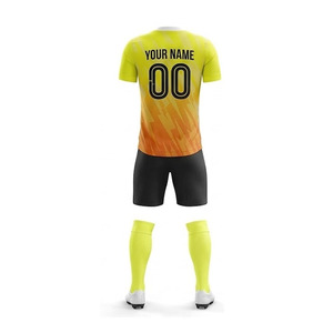Ensemble d'uniformes de football personnalisés par sublimation, jaune dégradé, col rond, manches courtes, kit d'équipe respirant, uniforme de football personnalisé - Product Image 4