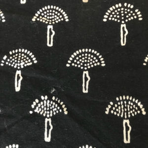 Tela de Algodón Puro con Estampado a Mano, Diseño Étnico en Blanco y Negro, Textil Indio al por Mayor - Product Image 3