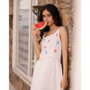 Vestido Floral Blanco Pintado a Mano Talla XS Transpirable y con Cintura Natural para Ocasiones Diarias - Product Image 3