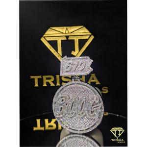 Pendentif rond serti de diamants Moissanite VVS avec pavé complet en argent sterling 925, bijoux de style hip-hop pour hommes, par Trisha Jewels - Product Image 3