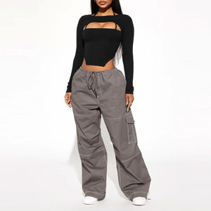 Pantalon cargo décontracté pour femme, coupe ample, pantalon utilitaire avec plusieurs poches et tissu résistant pour le streetwear, les voyages et tous les jours - Product Image 1