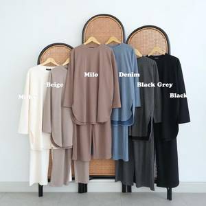 ชุดเสื้อสเวตเตอร์ถักทรงวงรีสำหรับผู้หญิง - Product Image 1