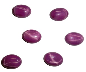 Rubis étoilé ovale 13x18 mm 18 carats, cabochon opaque poli de laboratoire avec effet étoile à 6 branches pour la fabrication de bijoux - Product Image 6