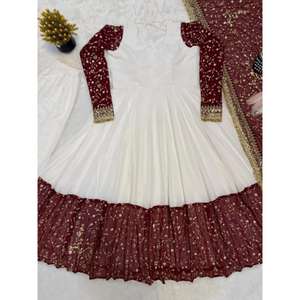 Robe Anarkali Maxi de créateur, style élégant, tenue ethnique longue, parfaite pour les fêtes, les mariages, les festivals et les célébrations - Product Image 2