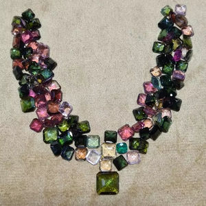 พลอยทัวร์มาลีนหลากสีธรรมชาติ ทรงแอสเชอร์ ขัดเงา น้ำหนัก 80 กะรัต ขนาด 4x5 มม. ปรับขนาดให้สม่ำเสมอ - Product Image 1