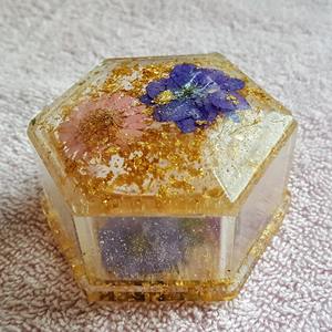 กล่องใส่เครื่องประดับเรซิ่นลายดอกไม้สุดหรู งานแฮนด์เมด กล่องเก็บเครื่องประดับเรซิ่นขนาดเล็กแบบกำหนดเอง สำหรับเป็นของขวัญ - Product Image 6