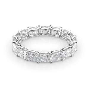Anillo de Eternidad con Diamantes Cultivados en Laboratorio Lunentia East West Radiant U Prong, Certificado por IGI - Product Image 3