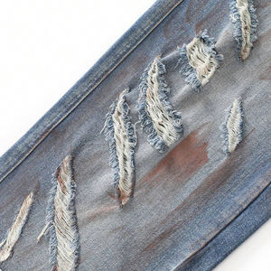 Shorts en jean 3/4 déchirés personnalisés 100 % coton, délavés, style urbain décontracté, respirants, écologiques, longueur genou - Product Image 4