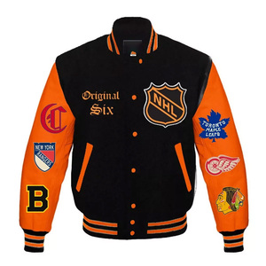 Chaqueta Varsity Personalizada de Lana Negra para Hombre, Chaqueta Bomber con Mangas de Cuero Naranja y Múltiples Parches, Uniforme de Béisbol Letterman al por Mayor - Product Image 1
