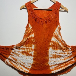 Túnica Premium para Mujer, Estilo Boho, Sin Mangas, con Estampado Tie Dye Naranja y Cuello Redondo |   Vestido Casual Holgado con Corte Evase para Verano - Product Image 1