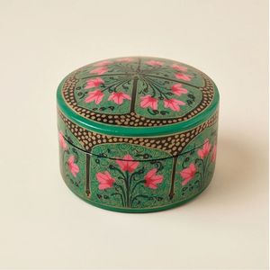 Boîte à trésors ronde en papier mâché de Kasmir, motif tulipe rose, arche à pois noirs, peinte à la main, cadeau artisanal indien - Product Image 3