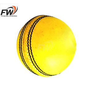 Pelota de Cricket Roja Dura Personalizada de Alta Calidad con Logotipo Propio, Pelotas al Por Mayor Más Vendidas Hechas en Pakistán - Product Image 3