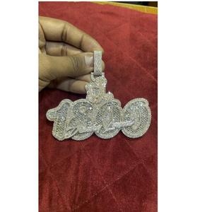 Pendentif Hip Hop en Argent Sterling 925 Plaqué Rhodium avec Moissanite, Finition Premium, Nom Personnalisé, Sertissage Main Exquis, pour Homme et Femme - Product Image 1