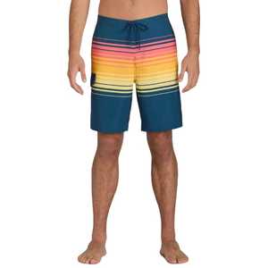 Shorts de sublimación para hombre, estilo playa estadounidense y europeo, shorts elegantes para hombre, logotipo privado personalizado, precio económico, fabricación directa en Pakistán. - Product Image 1