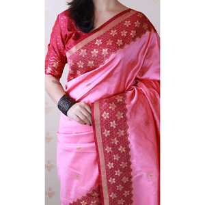 Sari de Seda Suave Rosa Bebé, Tejido Banarasi Ondulado con Zari Único, para Vestir de Noche, por Elite Weaves, 650g - Product Image 5