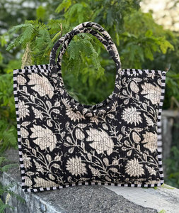 Sac rond matelassé en coton pour femme avec poignée tressée, sac à bandoulière décontracté en tissu doux - Product Image 1
