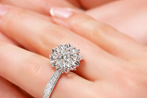 Nuevo Diseño Anillo de Eternidad para Mujer, Chapado en Oro de 18K sobre Plata, con Diamante Cultivado en Laboratorio, Corte Brillante, Seis Puntas, Diseño Floral, para Boda o Fiesta - Product Image 4