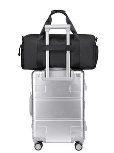 Sac de voyage de haute qualité pour la fabrication, sac de sport personnalisé en cuir PU avec compartiment à chaussures, grande capacité, idéal pour la gym et les week-ends - Product Image 2