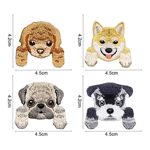 Patch brodé personnalisé « Chiot en train de regarder » pour vestes et sacs à dos - Product Image 3
