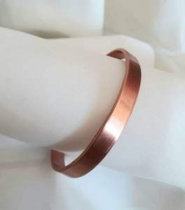 SOFIYA CRAFT Brazalete Abierto de Cobre Martillado Vintage, Brazalete Geométrico Ancho, Joyería para Mujer, Regalo - Product Image 3