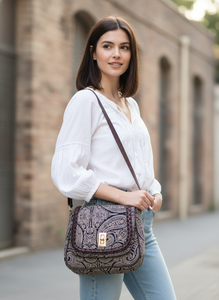 Sac bandoulière en coton à imprimé ethnique de qualité supérieure pour femme, sac à bandoulière bohème avec garniture en cuir tressé, fermeture magnétique torsadée, doux et durable - Product Image 2