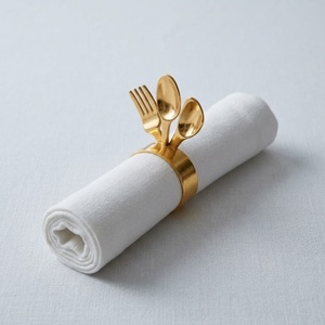 Porte-serviettes en forme de feuille en laiton doré, écologiques, en gros, pour la décoration de table de mariage, de fête, d'hôtel ou de restaurant - Product Image 4