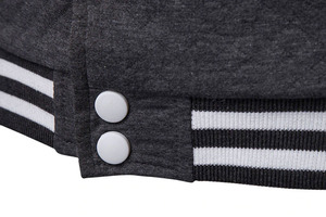 Blouson universitaire unisexe personnalisable en toile de laine style streetwear 2025 avec motif Argyle, boutons et capuche, design patchwork pour l'hiver - Product Image 5