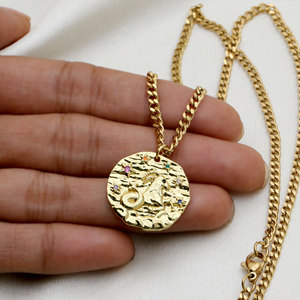 จี้รูปราศีมังกรชุบทองบนเงินแท้ 925 พร้อมสร้อยคอแบบ Curb Chain ประดับด้วย CZ สีสันสดใส ขายส่ง - Product Image 1