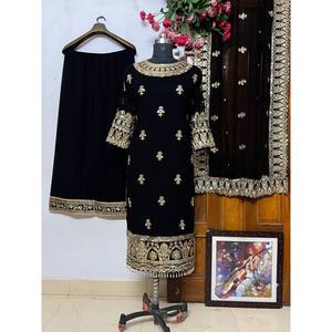 Magnifique tenue traditionnelle musulmane et accessoires – Ensemble élégant haut, bas et dupatta pour les fêtes - Product Image 1